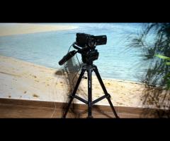 Kamera Sony FDR-AX33 + Stativ Sony VCT-VPR1