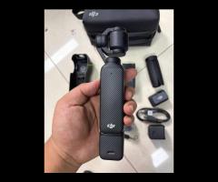 DJI Osmo Pocket 3 Creator Combo Gimba