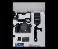 Ohišje fotoaparata Sony a7 IV brez zrcala Alpha z zamenljivim objektivom (PAKET)