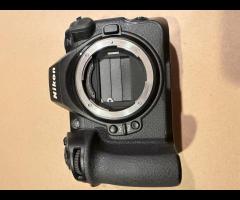 Nikon Z8 ohišje, brezhibno stanje, malo rabljen, uvožen model