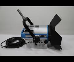 Arri L7-C barvna LED Fresnelova svetilka z vrati za hlev. SAMO 90 UR!. Malo rabljena. - 7