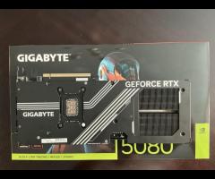 Gigabyte NVIDIA GeForce RTX 5080 Windforce OC SFF 16GB GDDR7 grafična kartica s tremi ventilatorji - 6