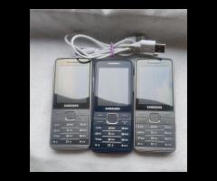 Samsung GT-S5610 3 komadi