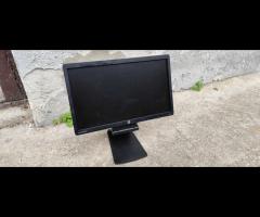 20colski LCD zaslon HP EliteDisplay E201 (dvi,vga,DP)+kabli